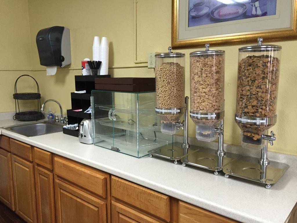 Americas Best Value Inn-Nashville/Airport South Eksteriør billede