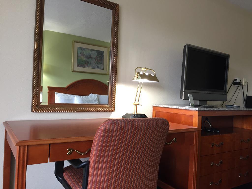 Americas Best Value Inn-Nashville/Airport South Eksteriør billede